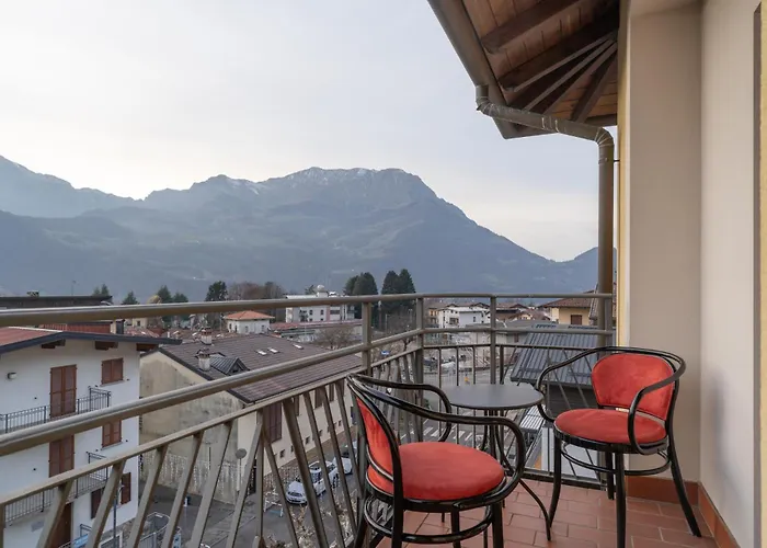 Garden - Residence In The Center Of Barzio