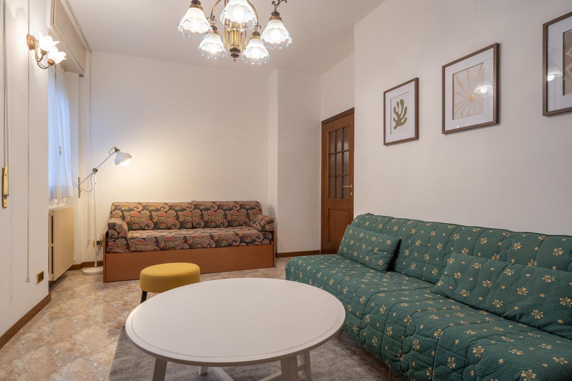 Apartment Garden - In The Center Of *